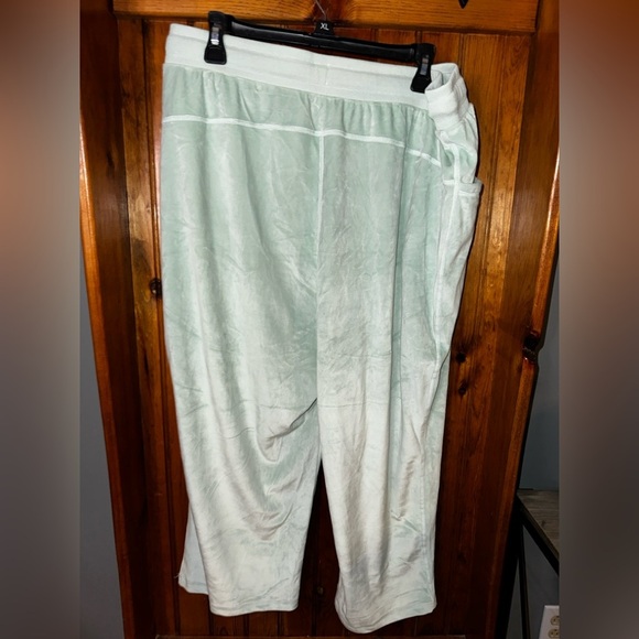 Lularoe cozy collection crystal capris size‎ 2X new - Picture 5 of 5